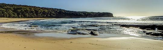 南海岸 (South Coast) 培布利海滩 (Pebbly beach) 南海岸 (South Coast) 培布利海滩 (Pebbly beach)